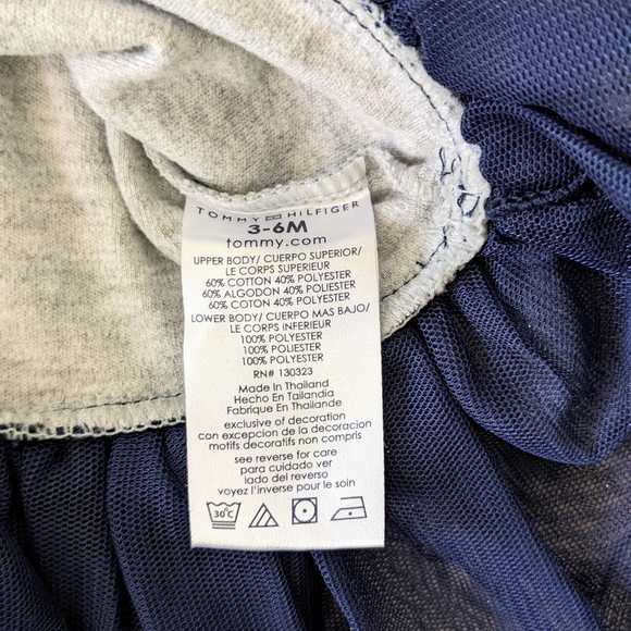 Tommy Hilfiger Infant Grey Long Sleeve Top with Blue/SilverLeggings. Size 3-6M - Picture 6 of 6